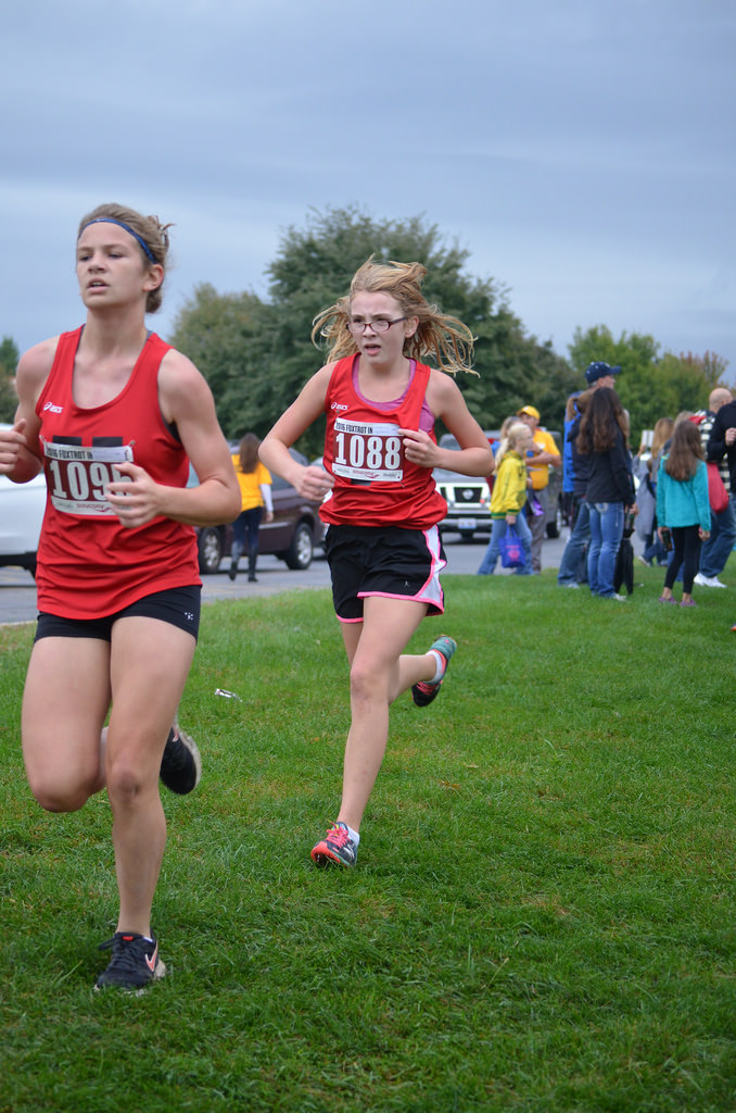 Ava Glenn and Shannon Burke Lead the Fox Trot JV Girls Race