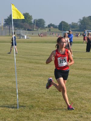 Kim Batdorf (Yorkville) Wins Belvidere Central Invite Girls Open